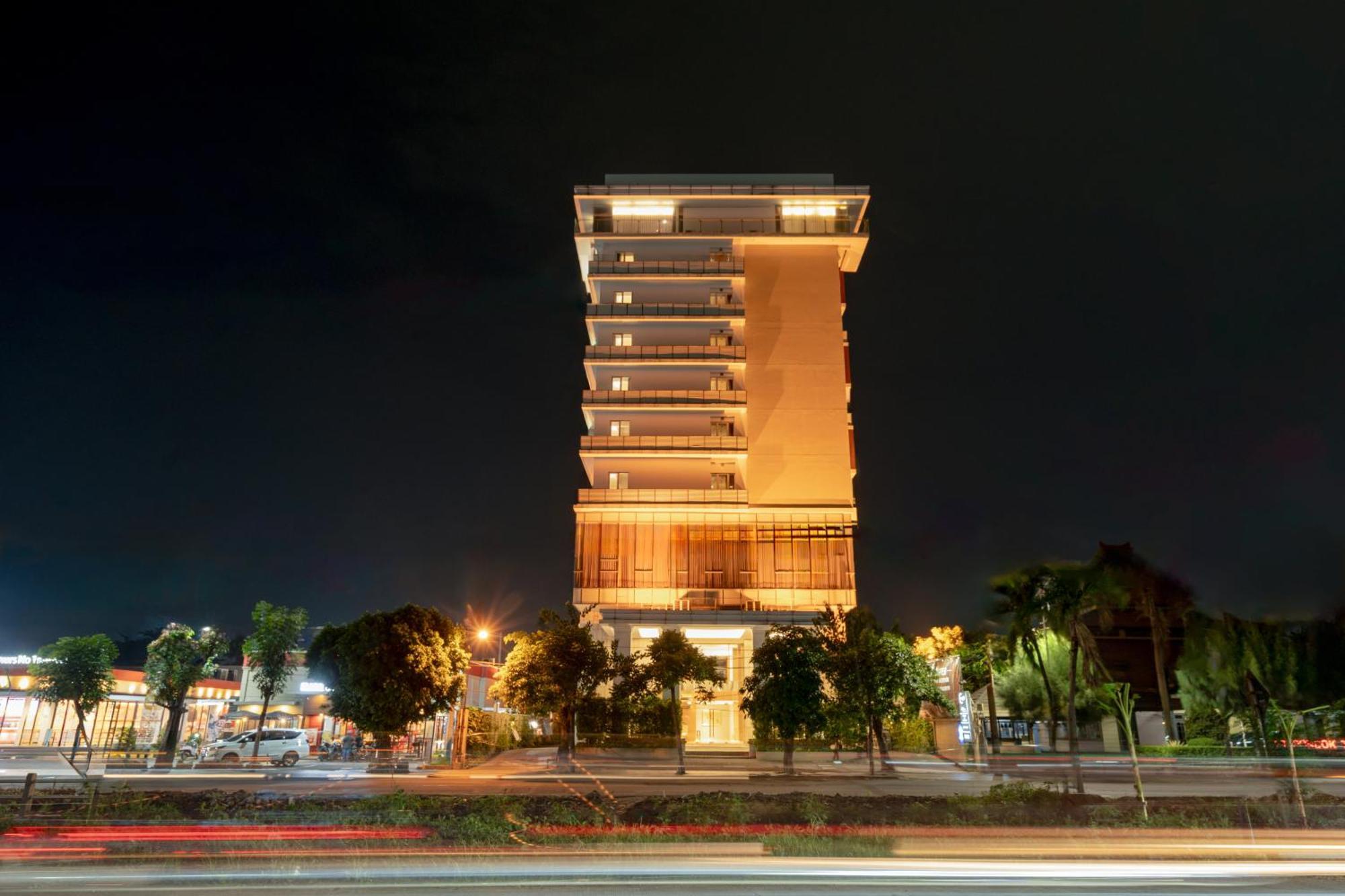 The Capital Hotel Surabaya Dış mekan fotoğraf